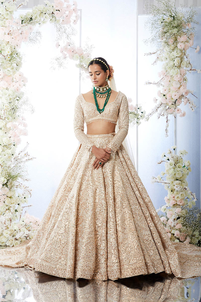 Trending Chikankari Lehenga | Outfit Inspiration | Indian designer outfits,  Chikankari lehenga, Indian wedding dress